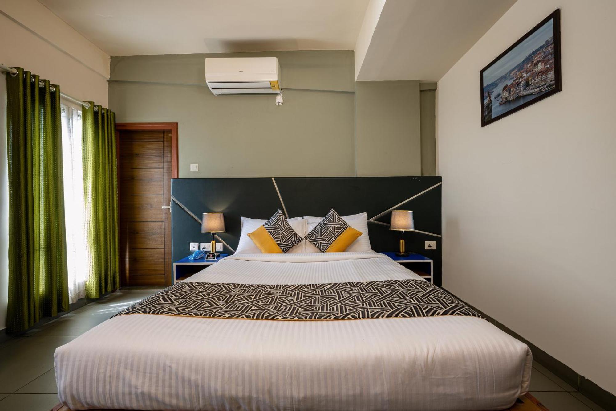 Cj Grande By Jesway Hotels & Resorts Kochi エクステリア 写真