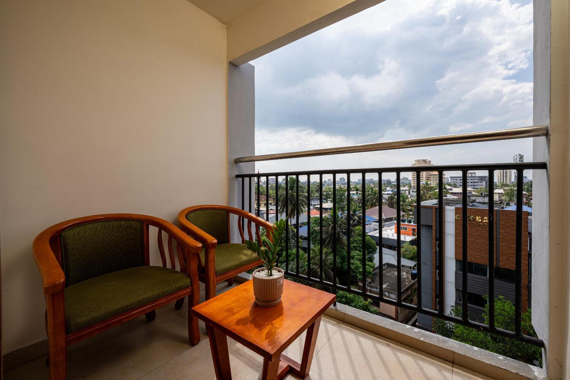 Cj Grande By Jesway Hotels & Resorts Kochi エクステリア 写真