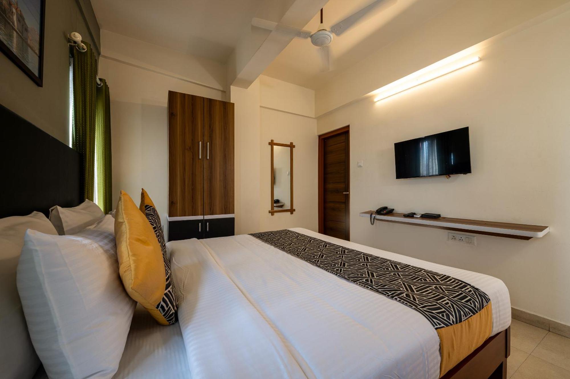 Cj Grande By Jesway Hotels & Resorts Kochi エクステリア 写真