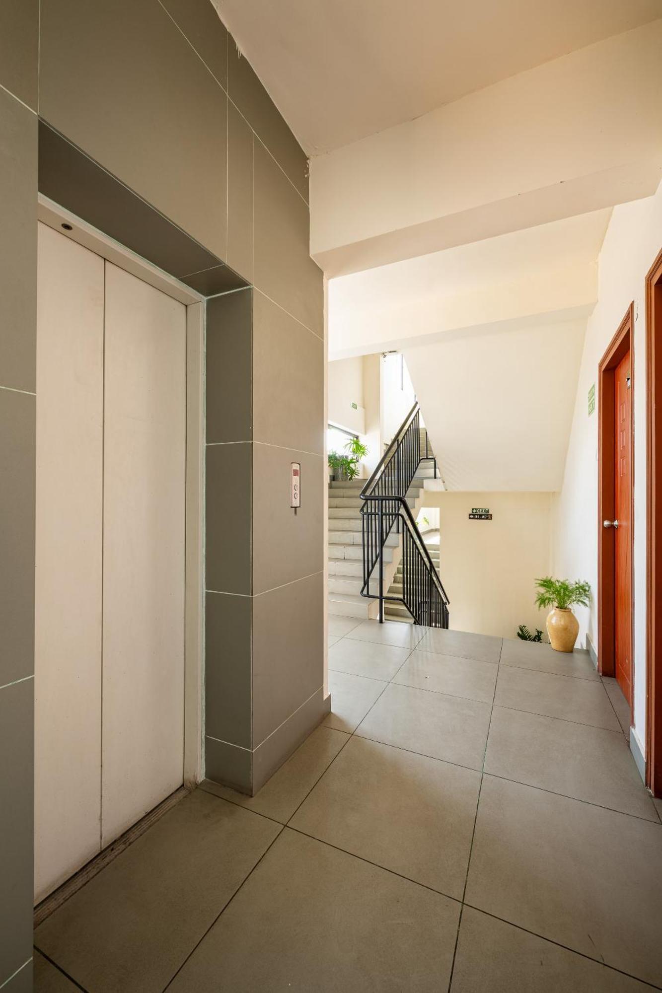 Cj Grande By Jesway Hotels & Resorts Kochi エクステリア 写真