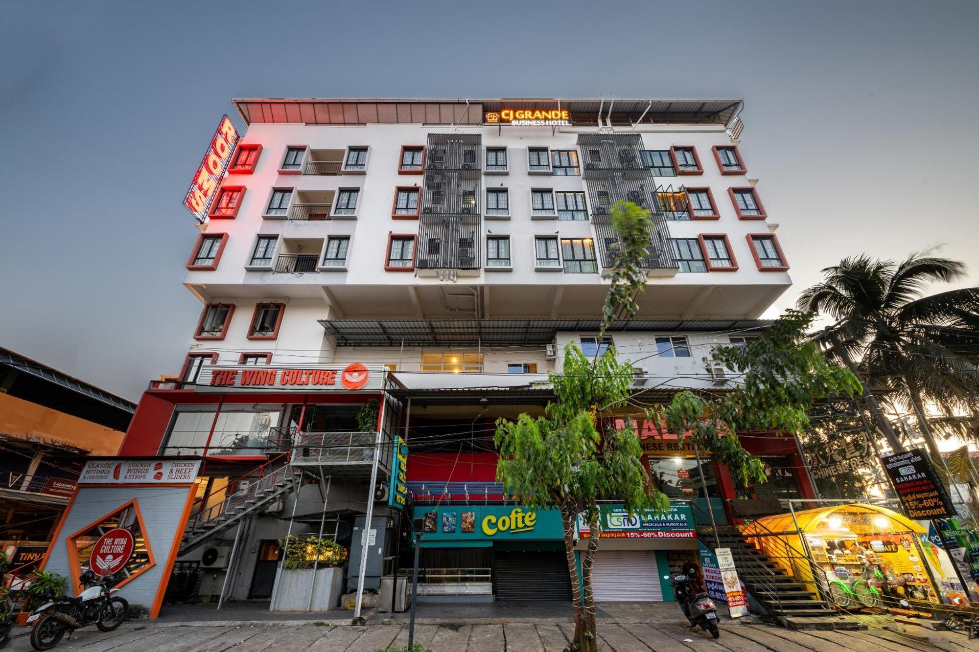 Cj Grande By Jesway Hotels & Resorts Kochi エクステリア 写真